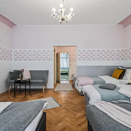 דירה Charles Bridge Historical Apts By Michal&friends פראג