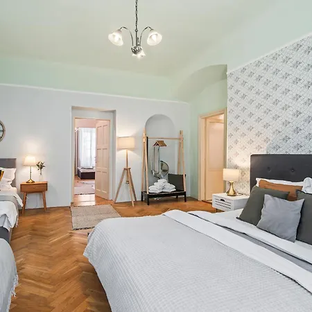 Apartment Charles Bridge Historical Apts By Michal&friends *