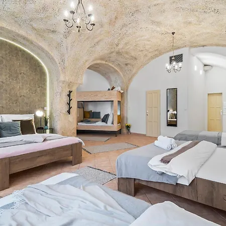 Apartment Charles Bridge Historical Apts By Michal&friends *