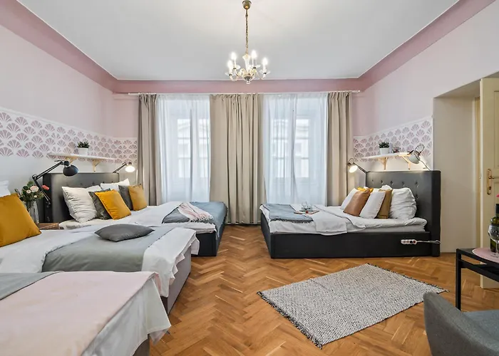 Charles Bridge Historical Apts By Michal&friends Praha