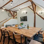 Charles Bridge Historical Apts By Michal&friends * Praga