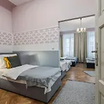 Charles Bridge Historical Apts By Michal&friends Appartamento Praga