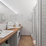 Charles Bridge Historical Apts By Michal&friends Appartamento Praga