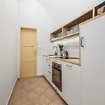 Charles Bridge Historical Apts By Michal&friends Appartamento *