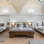 Charles Bridge Historical Apts By Michal&friends * Praga
