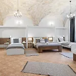 Appartamento Charles Bridge Historical Apts By Michal&friends Praga