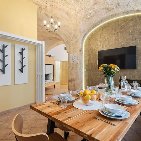 Charles Bridge Historical Apts By Michal&friends Apartman *